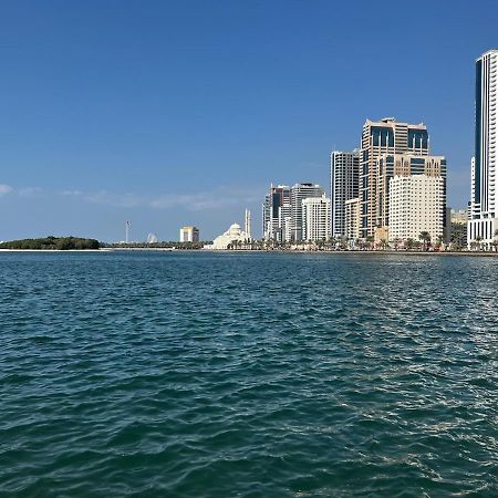 Holiday Home 2 Bedrooms Apartment For Family Only 沙迦 外观 照片