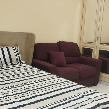 Holiday Home 2 Bedrooms Apartment For Family Only 沙迦 外观 照片